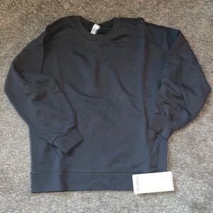 NWT pull over crew neck